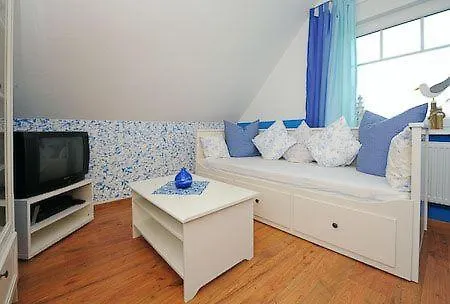 Holiday home Moewenweg